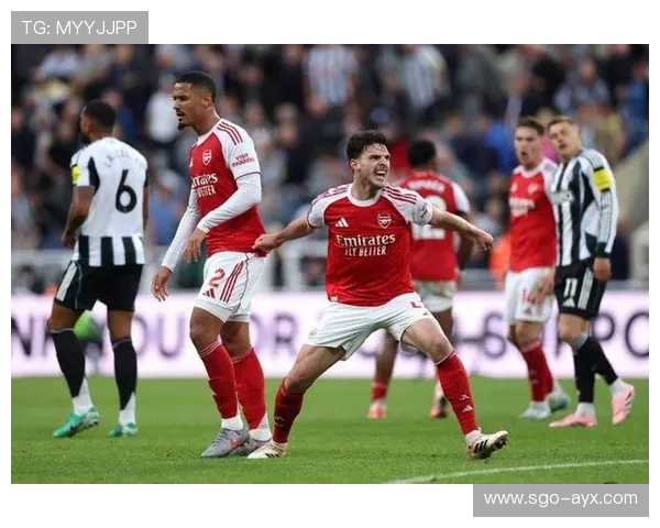 赖斯精准传球主导中场，攻防节奏尽在掌控