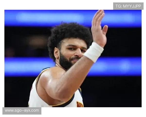 穆雷三分威胁强劲，火力全开引爆赛场